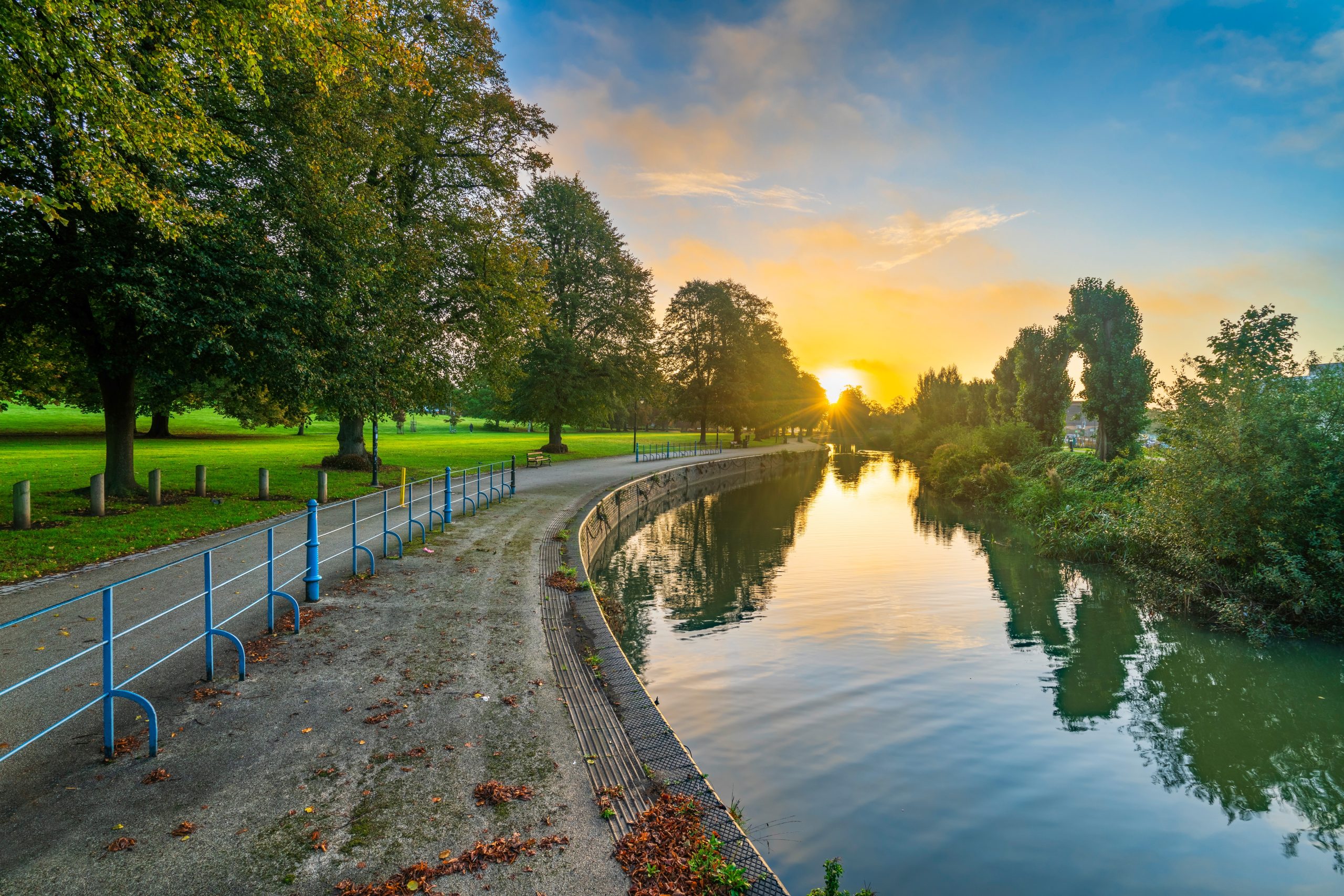 Northampton park walk with sunset view – motorhomes for sale in Northampton
